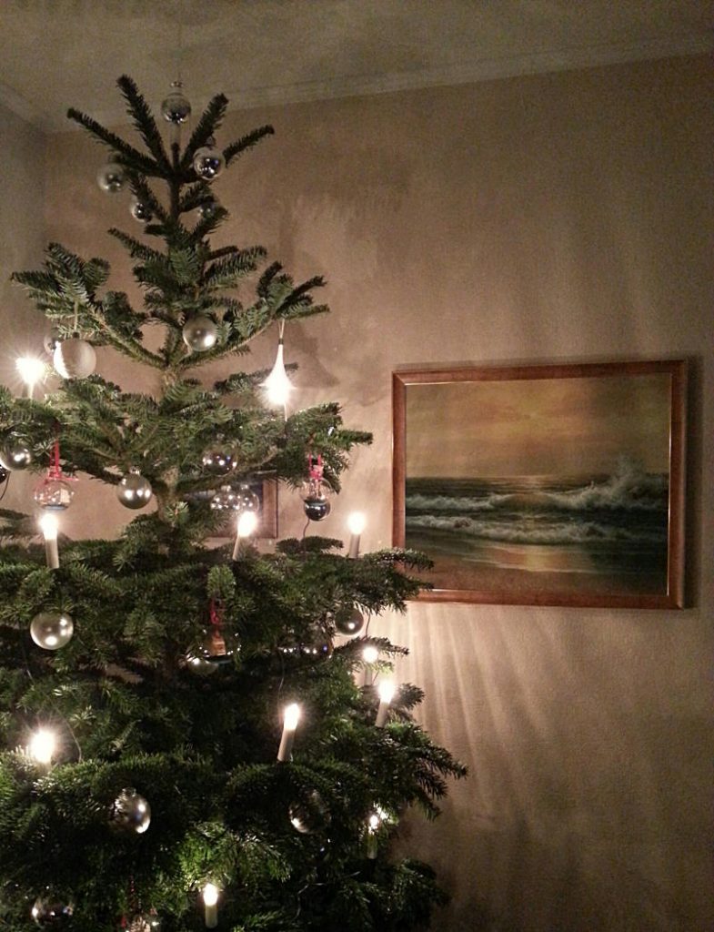 Weihnachtsbaum mit Wasserbild